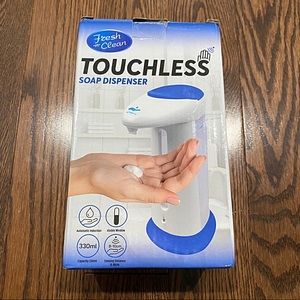 NIB {Fresh & Clean} Touchless Soap Dispenser